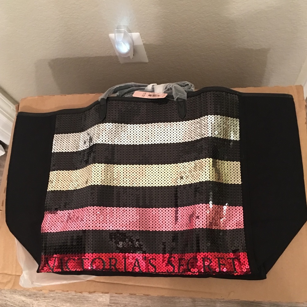 ✨NWT VS bag!✨